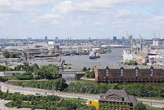 X45987 Hamburger Luftbild  - Blick auf den Hansahafen - Hamburg Panorama.