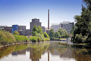 9539 Blick von der Krckau auf die Elmshorner Peter Klln-Werke.