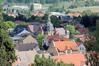 75_1301 Blick vom Schlossberg auf die Dcher von Blankenburg / Harz.