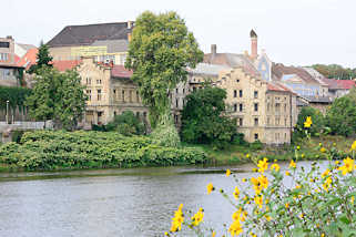 3432 Alte Gewerbegebude am Ufer der Elbe in Kolin, Tschechien - Fabrikgebude mit Klinkerfassade / Industriearchitektur.